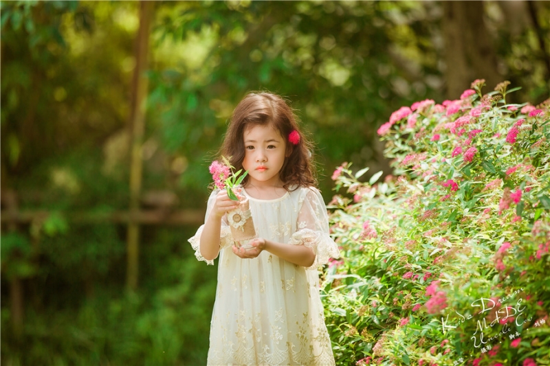 点击大图看下一张：泡沫夏