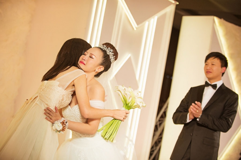 点击大图看下一张：我们结婚啦