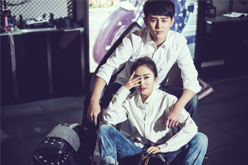 点击大图看下一张：时尚车库