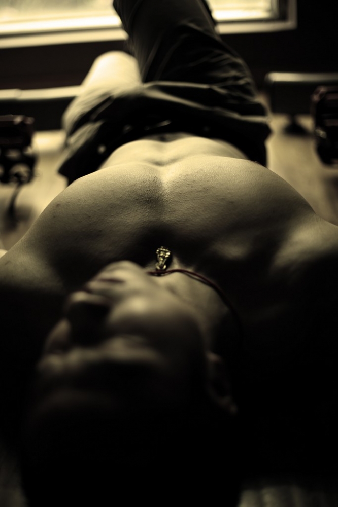 点击大图看下一张:超帅健美肌肉男高清套图