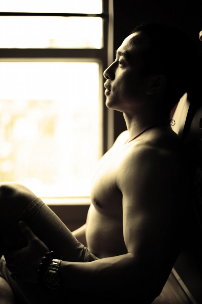 点击大图看下一张:超帅健美肌肉男高清套图