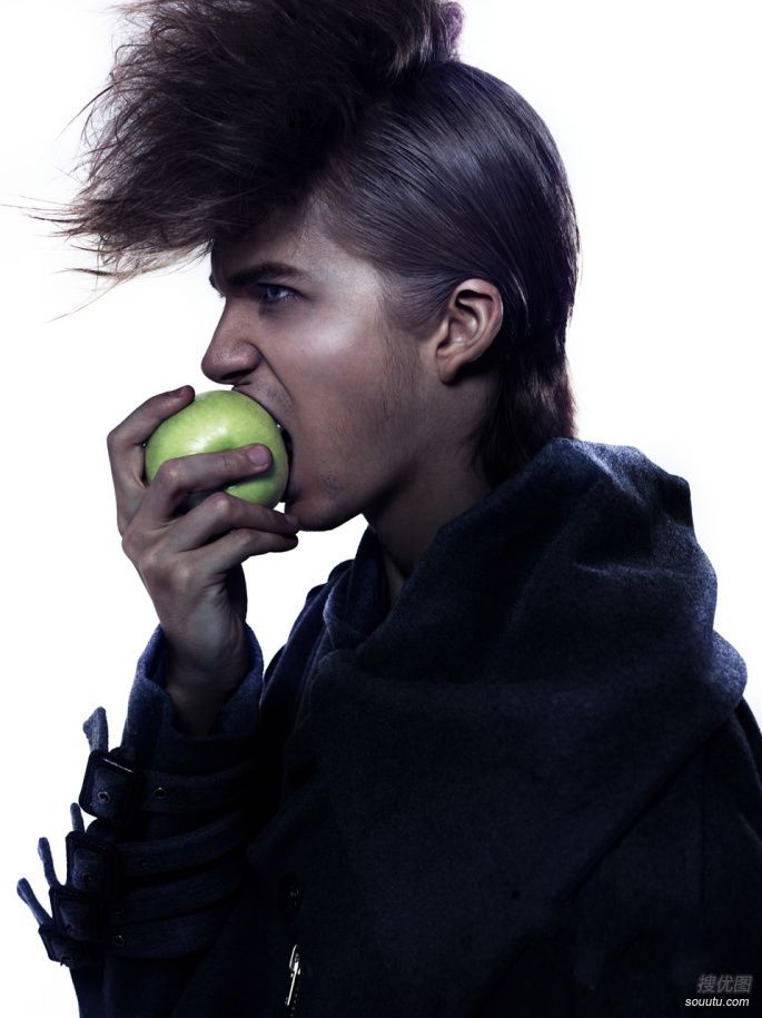 点击大图看下一张:巴西帅哥Leonardo Frosi酷炫造型写真