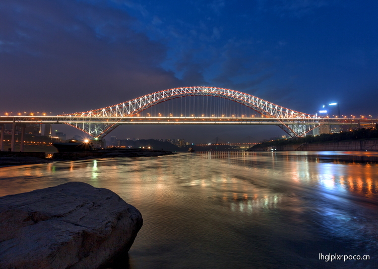 点击大图看下一张:看见重庆.江畔