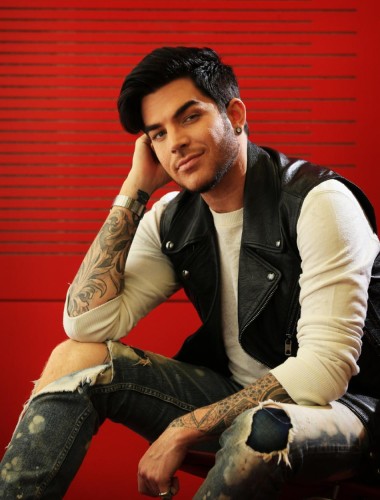 点击大图看下一张：亚当兰伯特写真眼神忧郁尽显型男气质