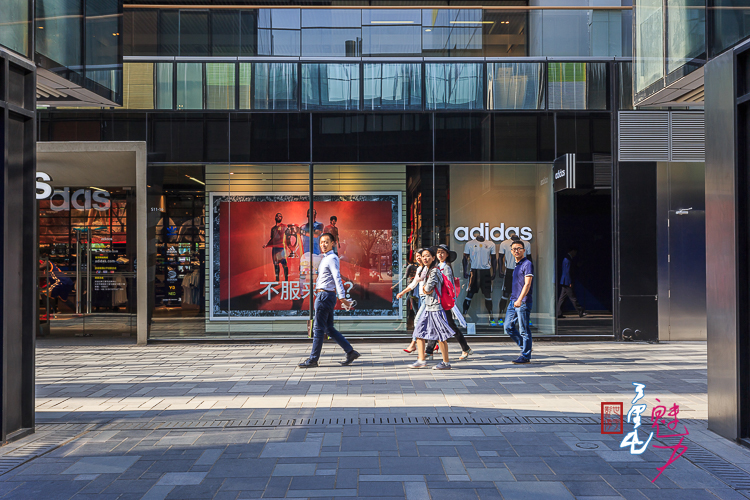 点击大图看下一张：魅力三里屯