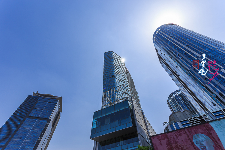 点击大图看下一张：魅力三里屯