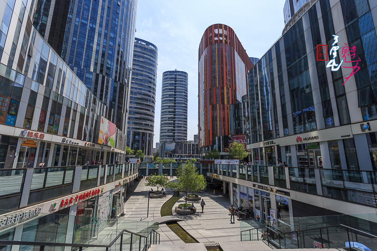 点击大图看下一张：魅力三里屯