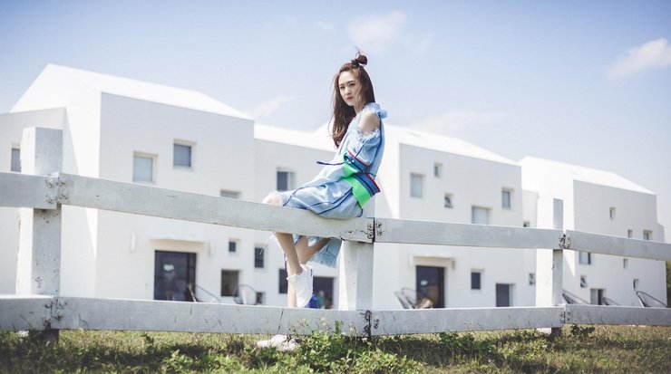 点击大图看下一张:张雯垦丁文艺写真 半丸头动感有活力