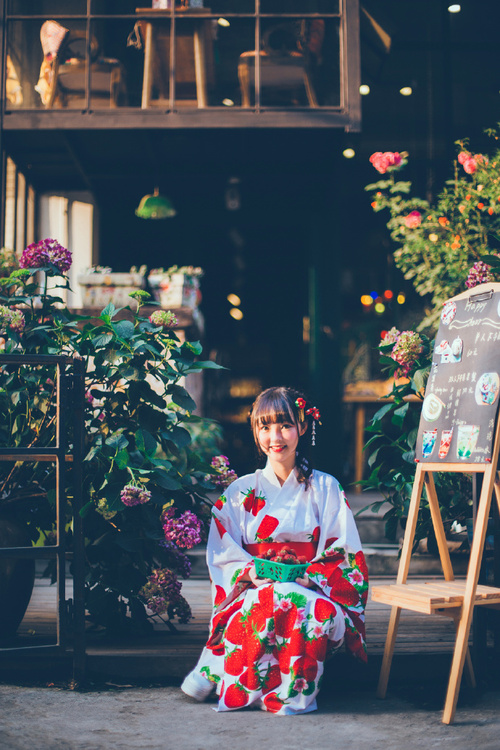 点击大图看下一张:Fruits果物少女画册