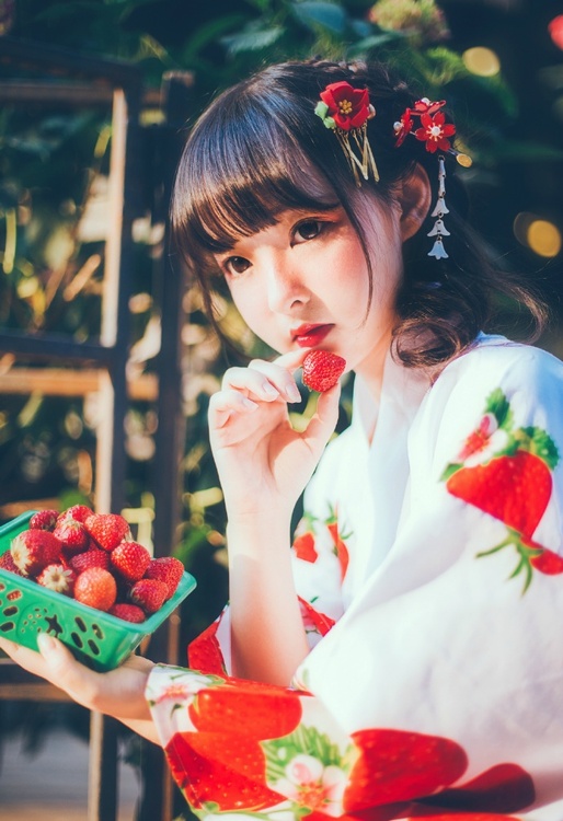 点击大图看下一张:Fruits果物少女画册