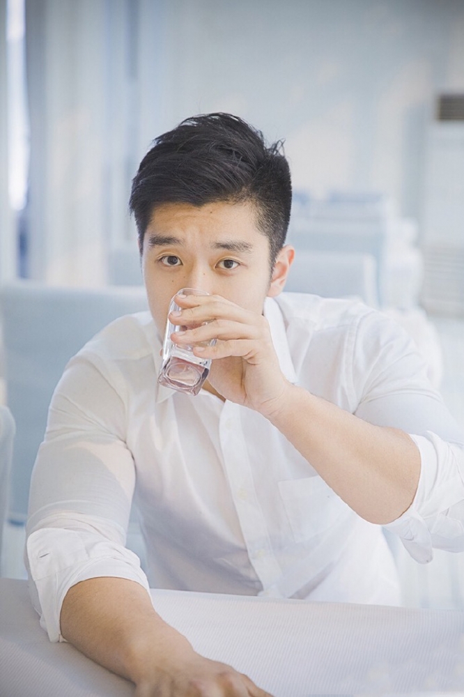 点击大图看下一张：健身教练邹杉生活照片