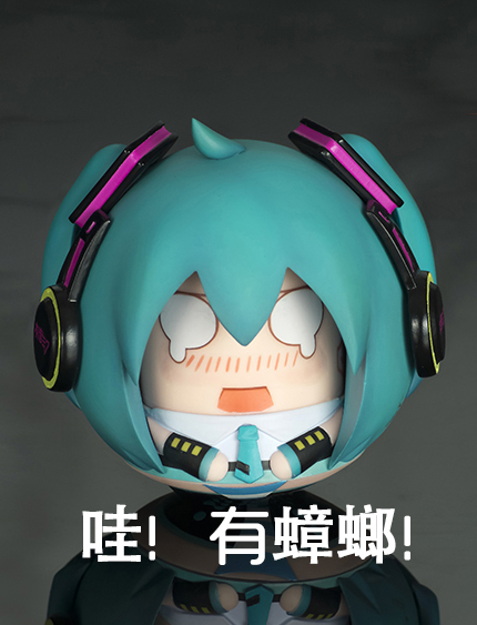 点击大图看下一张：初音手办实拍