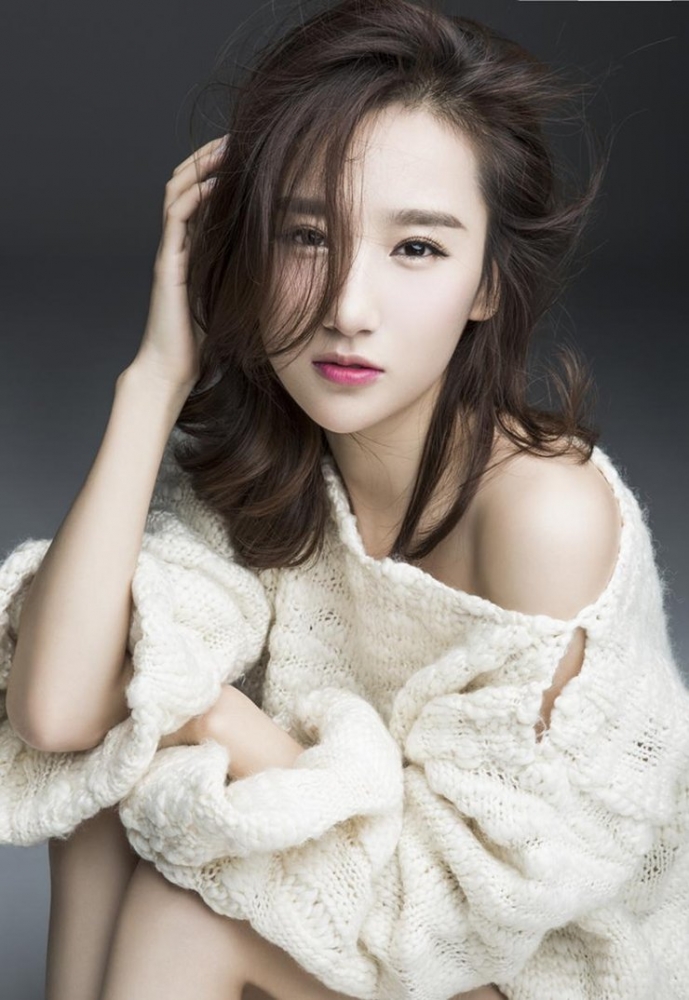 点击大图看下一张：高洋最新写真曝光 慵懒魅惑猫样女人