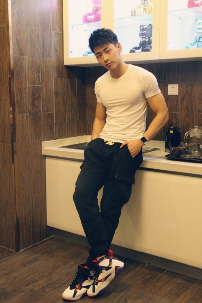 点击大图看下一张:小李易峰曹云航Allen