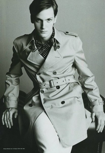 点击大图看下一张：吸血鬼潜质的帅气欧美男模