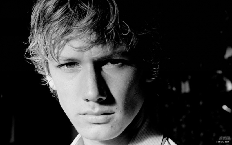 点击大图看下一张：英伦少帅亚历克斯·帕蒂弗精选图片