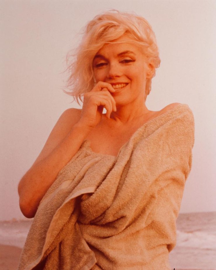 点击大图看下一张:玛丽莲梦露生前写真曝光 性感演绎梦幻女神