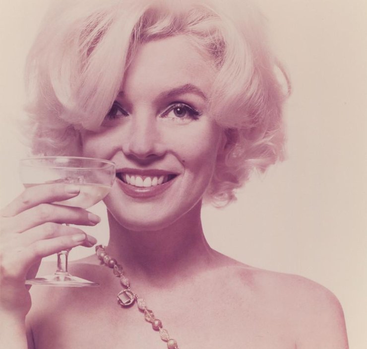 点击大图看下一张：玛丽莲梦露生前写真曝光 性感演绎梦幻女神