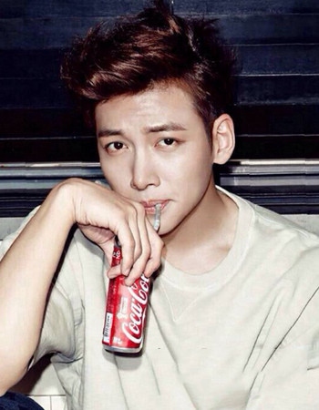 点击大图看下一张：最新飞机头发型图片 飞机头适合什么头型