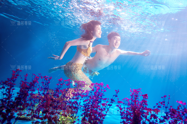 点击大图看下一张:蔚蓝水世界