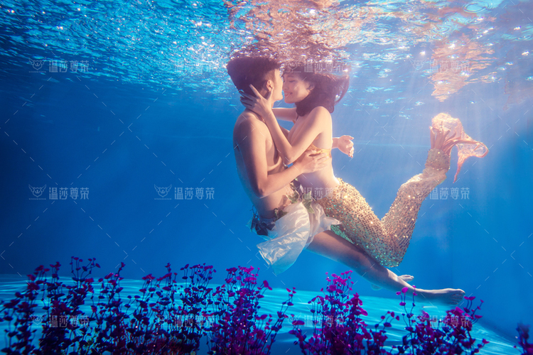 点击大图看下一张：蔚蓝水世界