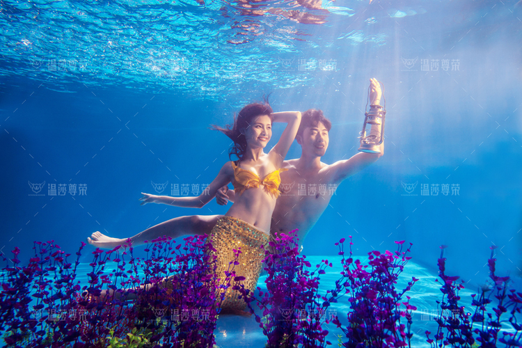 点击大图看下一张：蔚蓝水世界