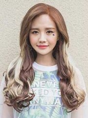 小脸美眉时尚修颜的韩式发型设计