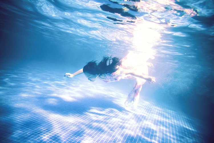 点击大图看下一张：静舞的精灵