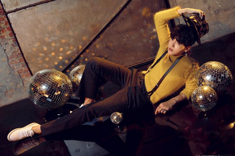 点击大图看下一张：轻熟男吴亦凡演绎时尚魅力再次爆棚