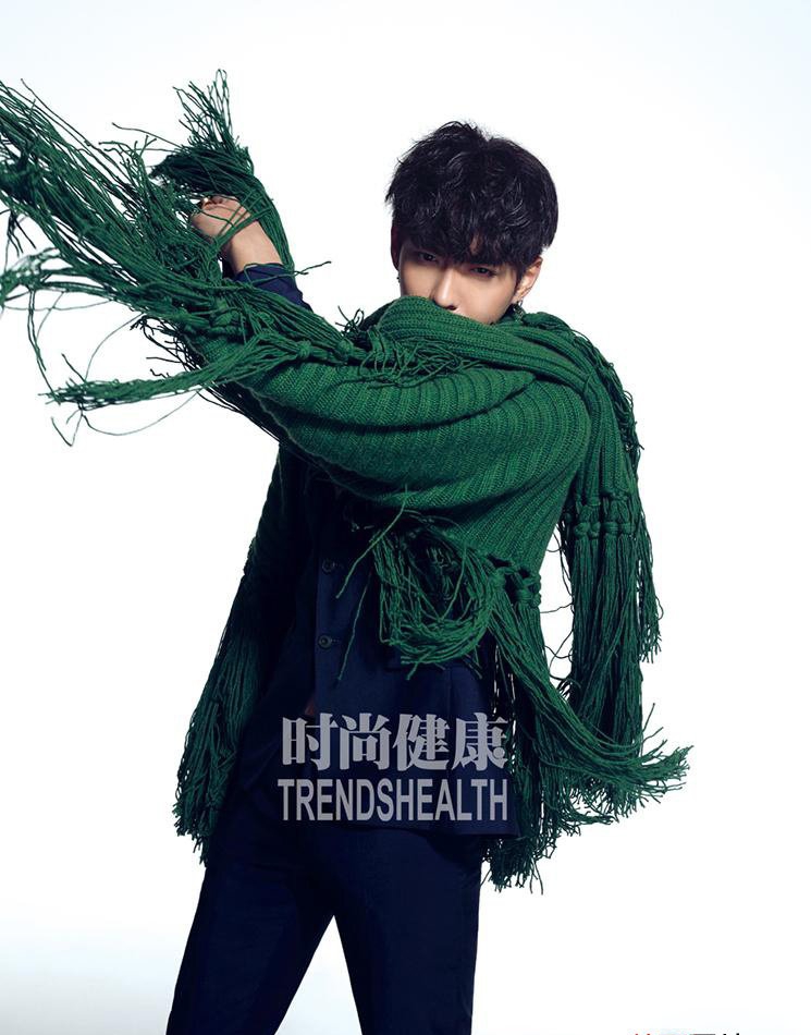 点击大图看下一张：轻熟男吴亦凡演绎时尚魅力再次爆棚