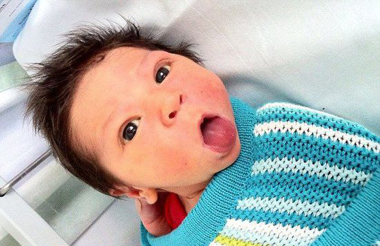 点击大图看下一张：国外萌宝宝个性发型图片大全