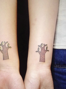 手腕情侣小树纹身图案时尚好看
