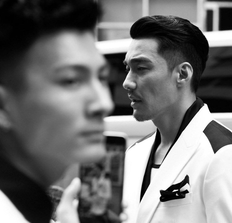 点击大图看下一张:胡兵曝黑白时尚写真 成熟魅力秒杀众鲜肉