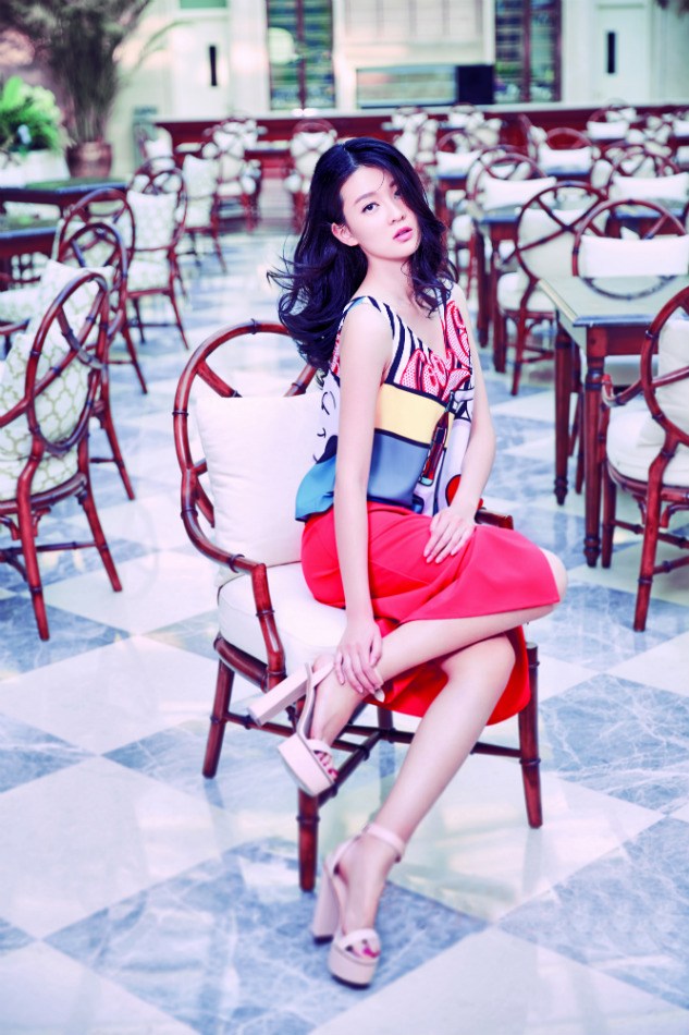 点击大图看下一张：乔欣曝光写真 清纯性感展别样魅力