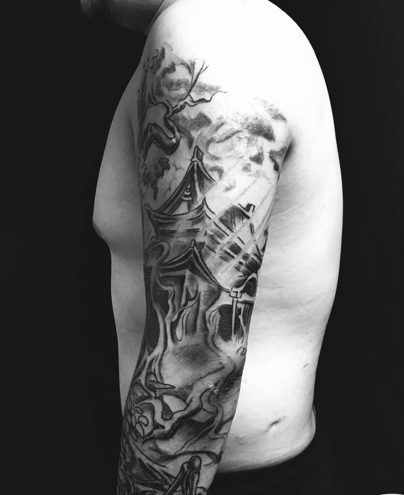 点击大图看下一张：花臂幽美的黑白风景纹身图案