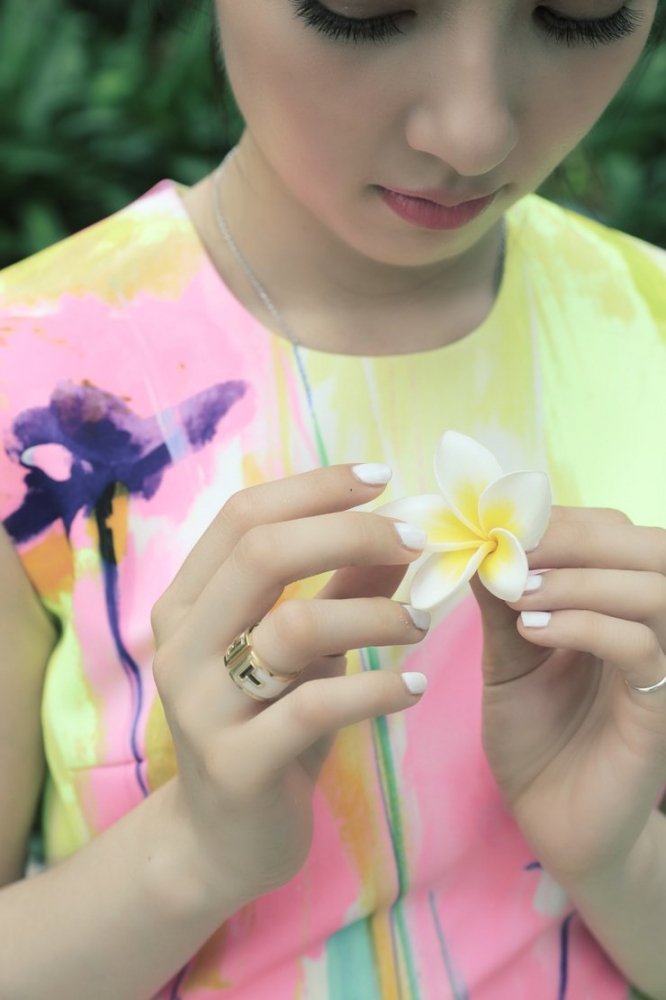 点击大图看下一张:郭碧婷海边随拍写真全曝光