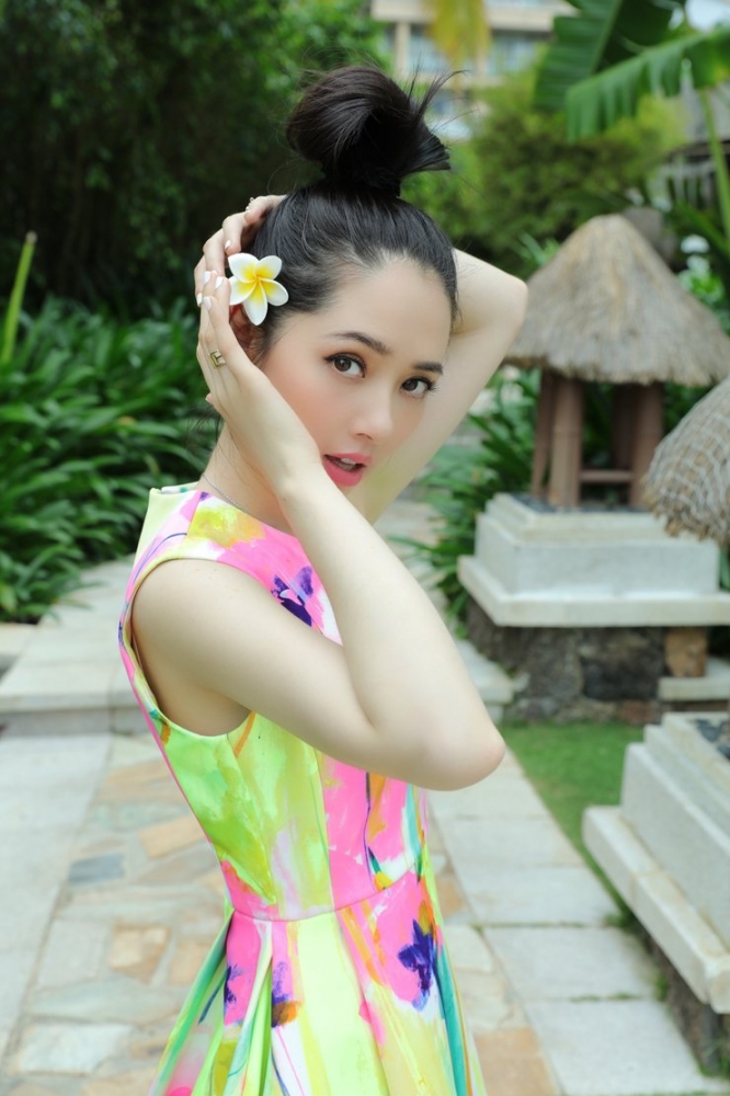 点击大图看下一张：郭碧婷海边随拍写真全曝光