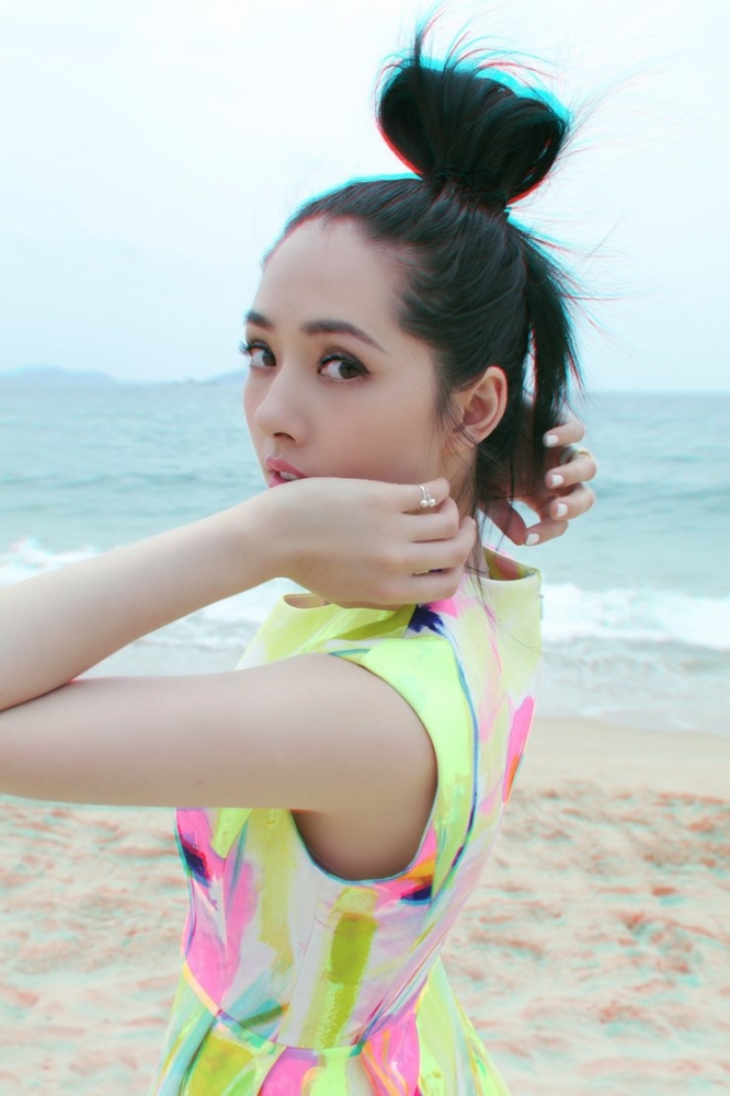 点击大图看下一张:郭碧婷海边随拍写真全曝光