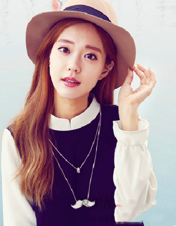 点击大图看下一张:染发选什么颜色显得皮肤白 显白的烫发染色推荐