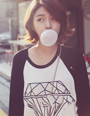 点击大图看下一张:日韩风女生中等长度发型设计