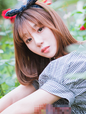 点击大图看下一张:适合学生妹的梨花头发型