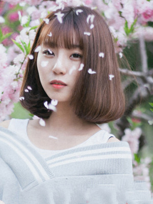 点击大图看下一张:适合学生妹的梨花头发型