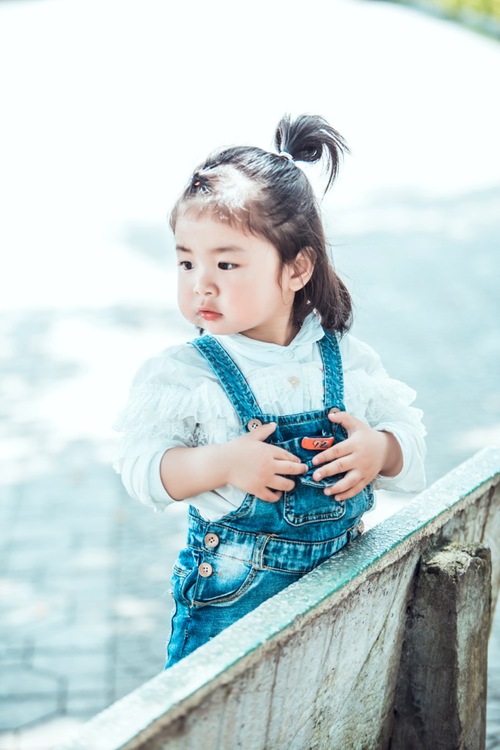 点击大图看下一张：童年是五彩斑斓的