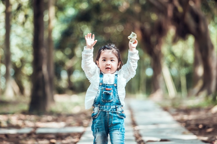 点击大图看下一张:童年是五彩斑斓的