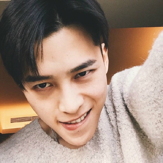 点击大图看下一张:气质帅哥图片大全