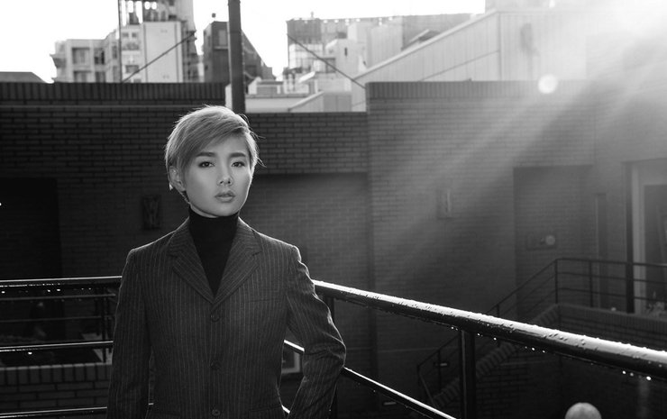 点击大图看下一张：许飞英伦范儿写真