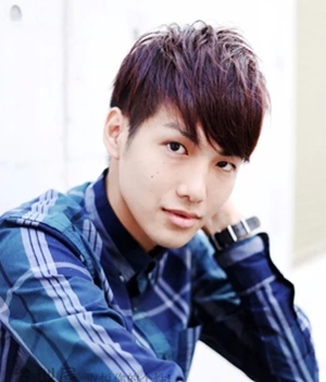 点击大图看下一张:最帅气男生头发 屌丝瞬间逆袭成男神