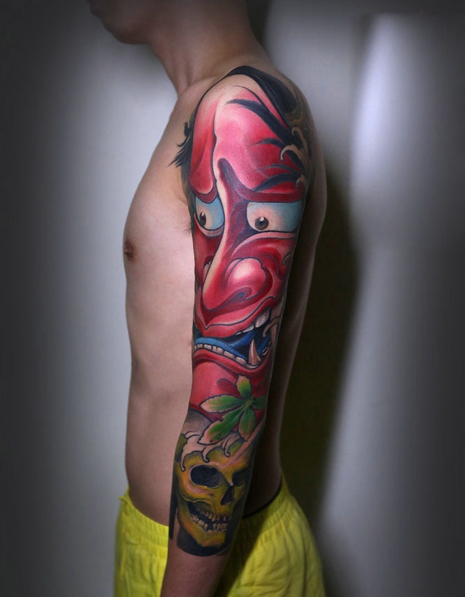 点击大图看下一张：经典抢眼的花臂红般若纹身图案