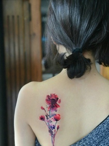 一组适合女生的小清新美丽花朵纹身图案