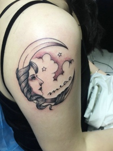 大臂个性独特的月亮女神图腾纹身刺青